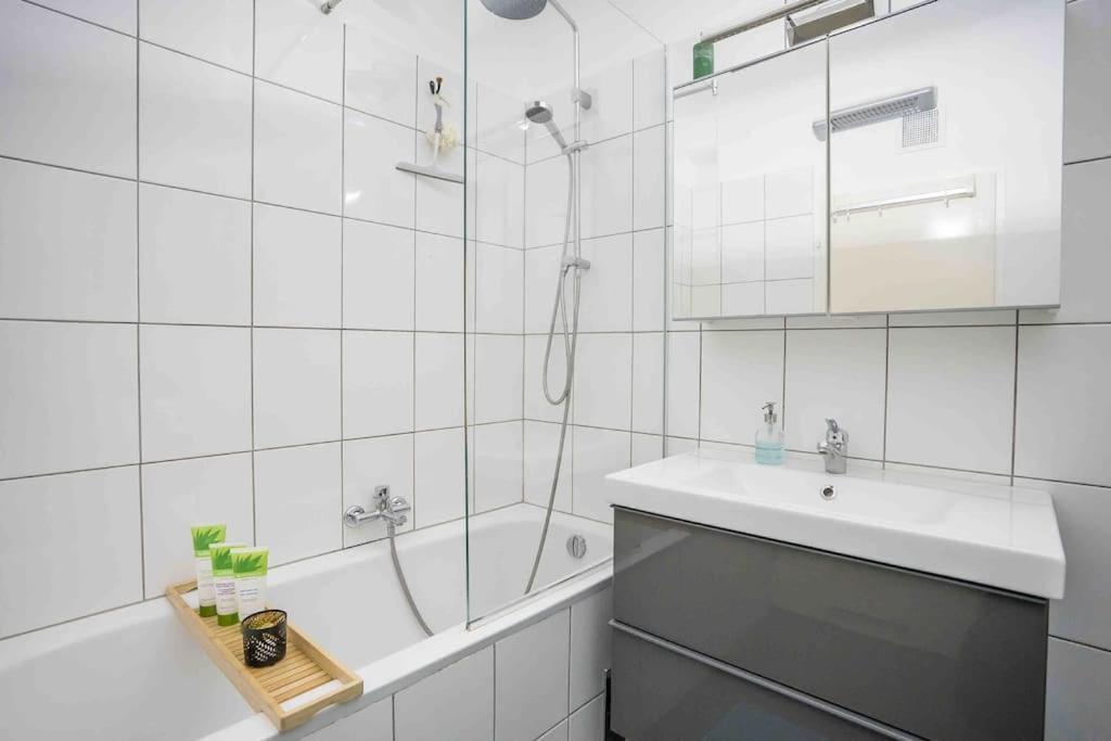וינה Cozy And Stylish Apartment Near Schoenbrunn Castle מראה חיצוני תמונה